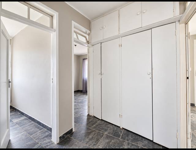 2 BEDROOM FLAT FOR SALE IN PEACEHAVEN